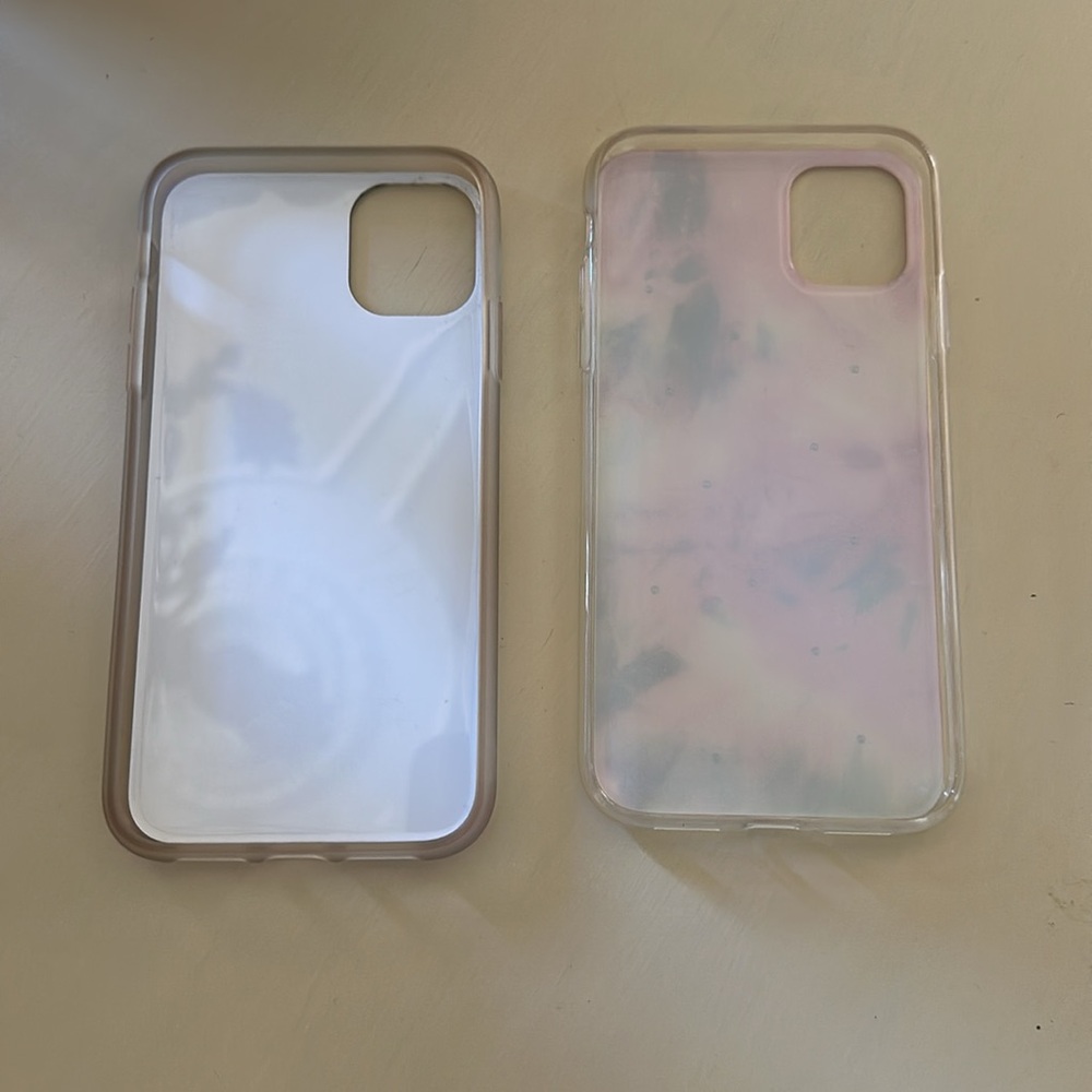 Assorted Phone Cases Set - Picture 5 of 7